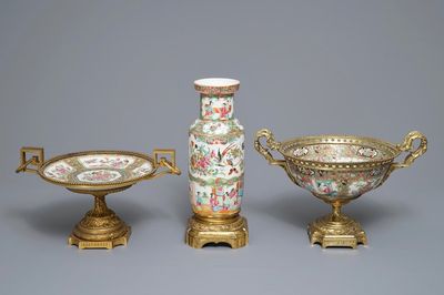 Trois pièces en porcelaine de Chine famille rose de Canton aux montures en bronze, 19ème