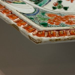 Trois plats de forme octagonale en porcelaine de Chine famille verte, Kangxi — photo 18