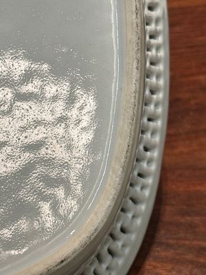 Trois plats de forme ovales ajourés en porcelaine de Chine famille rose de Canton à décor de papillons et d'animaux marins, 19ème — photo 22