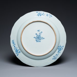 Trois plats en porcelaine de Chine en bleu et blanc à décor d'une scène du 'Xi Xiang Ji', Qianlong — photo 5