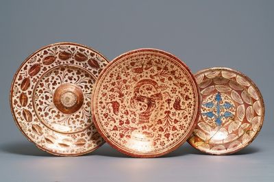 Trois plats hispano-mauresques aux reflets métalliques, Espagne, 16ème