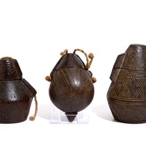 Trois poires à poudre en bois Bakongo, R.D. Congo, début du 20ème — photo 2