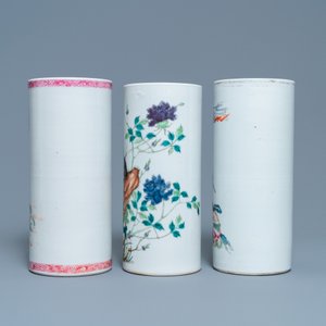 Trois porte-chapeaux en porcelaine de Chine famille rose, 19/20ème — photo 5