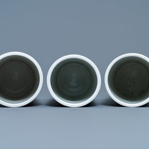 Trois porte-chapeaux en porcelaine de Chine famille rose, 19/20ème — photo 6