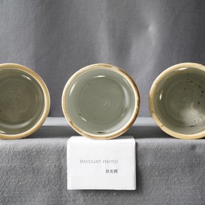 Trois porte-chapeaux en porcelaine de Chine famille rose et qianjiang cai, 19/20ème — photo 11
