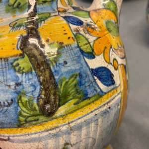 Trois pots de pharmacie en majolique italienne, 16/18ème — photo 23