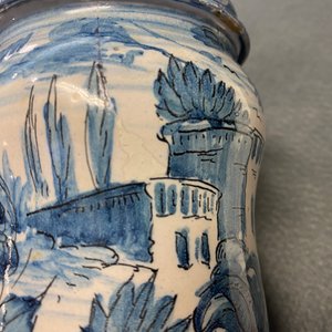 Trois pots de pharmacie en majolique italienne, 16/18ème — photo 10