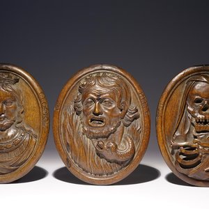 Trois représentations allégoriques de "La Gloire", "L'enfer" et "La Mort" en bois sculpté, Flandres, 17ème — photo 1