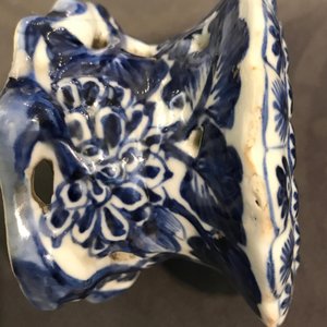 Trois salerons en porcelaine de Chine bleu et blanc, Kangxi — photo 18