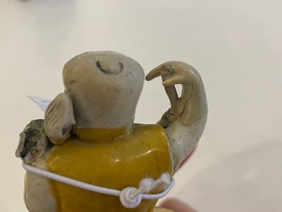 Trois sculptures de Liu Hai sur le crapaud en biscuit émaillé vert, Chine, Kangxi — photo 10