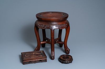 Trois socles en bois sculpté, Chine, 19/20ème