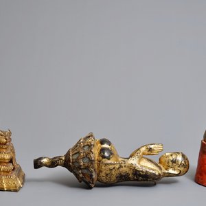 Trois sujets votives en bois sculpté, laqué et doré, Thaïlande, 19ème — photo 4