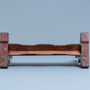 Trois supports d'écrans de table en bois sculpté, Chine, 19ème — photo 13