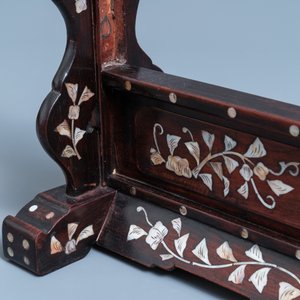 Trois supports d'écrans de table en bois sculpté, Chine, 19ème — photo 14