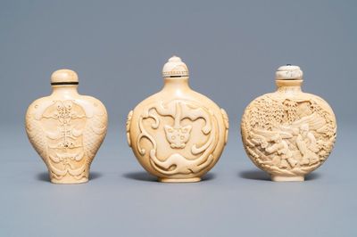 Trois tabatières en ivoire sculpté, Chine, 19ème