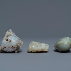 Trois tabatières en jade aux bouchons de corail, Chine, 19/20ème — photo 3