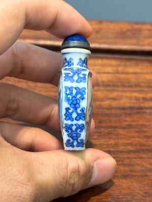 Trois tabatières en porcelaine de Chine famille rose, marque de Qianlong, 19ème — photo 3