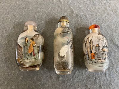 Trois tabatières en verre peint à l'intérieur, Chine, 20ème — photo 1