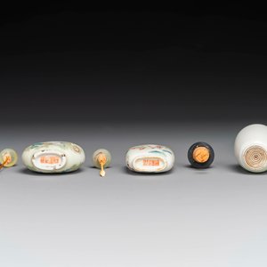 Trois tabatières variées en porcelaine de Chine famille rose, marque et époque de Daoguang — photo 6