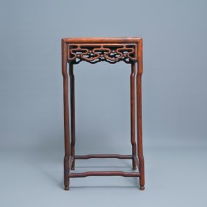Trois tables gigognes en bois sculpté, Chine, 19ème — photo 12