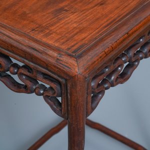 Trois tables gigognes en bois sculpté, Chine, 19ème — photo 15
