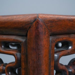 Trois tables gigognes en bois sculpté, Chine, 19ème — photo 18