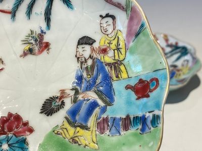 Trois tasses et soucoupes en porcelaine de Chine famille rose en forme de lotus, Yongzheng — photo 15