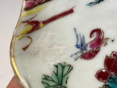 Trois tasses et soucoupes en porcelaine de Chine famille rose en forme de lotus, Yongzheng — photo 28