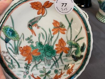 Trois tasses et soucoupes en porcelaine de Chine famille verte sur fond café au lait de style Kangxi, marque au lapin, 19ème — photo 6