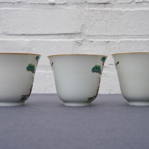 Trois tasses et soucoupes en porcelaine de Chine, marque et époque de Tongzhi — photo 11