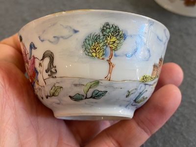 Trois tasses et soucoupes et une boîte à thé couverte en porcelaine de Chine famille rose, Yongzheng/Qianlong — photo 7
