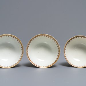 Trois tasses et soucoupes et une coupe en porcelaine de Chine famille rose pour le marché hollandais, blasons de Velingius-Visch, Qianlong — photo 8