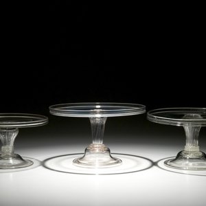Trois tazzas de taille ascendante en verre, Angleterre, 19ème — photo 2