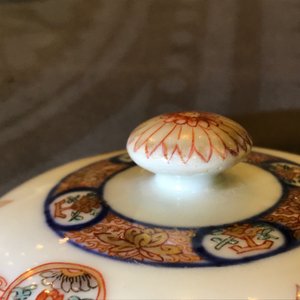 Trois terrines couvertes en porcelaine de Chine du service du Roi de France Louis XV, Yongzheng, vers 1732 — photo 11