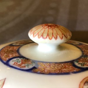 Trois terrines couvertes en porcelaine de Chine du service du Roi de France Louis XV, Yongzheng, vers 1732 — photo 12