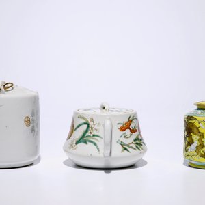 Trois théières couvertes en porcelaine de Chine, 19ème — photo 3