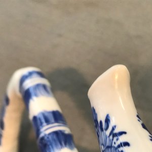Trois théières couvertes en porcelaine de Chine bleu et blanc, Kangxi — photo 11