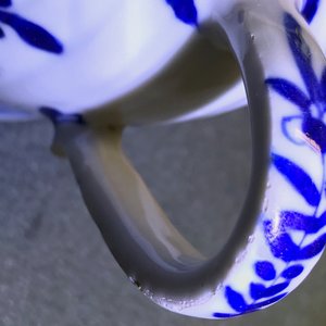 Trois théières couvertes en porcelaine de Chine bleu et blanc, Kangxi — photo 25