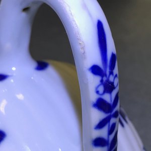 Trois théières couvertes en porcelaine de Chine bleu et blanc, Kangxi — photo 26