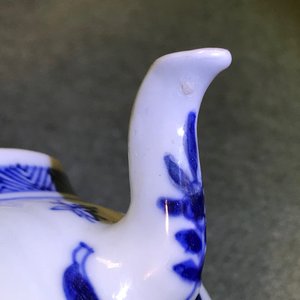Trois théières couvertes en porcelaine de Chine bleu et blanc, Kangxi — photo 27
