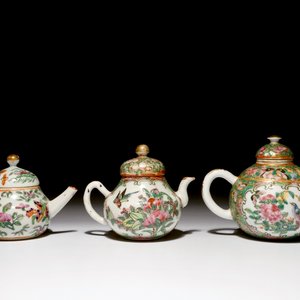 Trois théières en porcelaine de Chine Canton, 19ème — photo 4