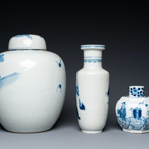 Trois vases en porcelaine de Chine en bleu et blanc, 19ème — photo 3