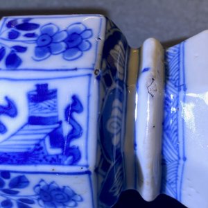 Trois vases en porcelaine de Chine en bleu et blanc, Kangxi — photo 20