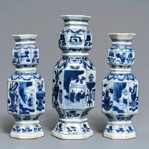 Trois vases en porcelaine de Chine en bleu et blanc, Kangxi — photo 2