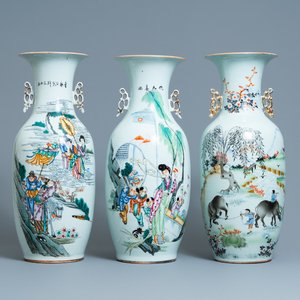 Trois vases en porcelaine de Chine famille rose, 19/20ème — photo 1