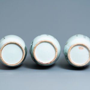 Trois vases en porcelaine de Chine famille rose, 19/20ème — photo 6