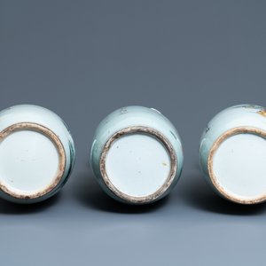 Trois vases en porcelaine de Chine famille rose, 19/20ème — photo 6