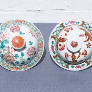 Trois vases en porcelaine de Chine famille rose, 19ème — photo 13