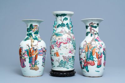 Trois vases en porcelaine de Chine famille rose, 19ème