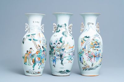 Trois vases en porcelaine de Chine famille rose à décor de scènes narratives, 19/20ème